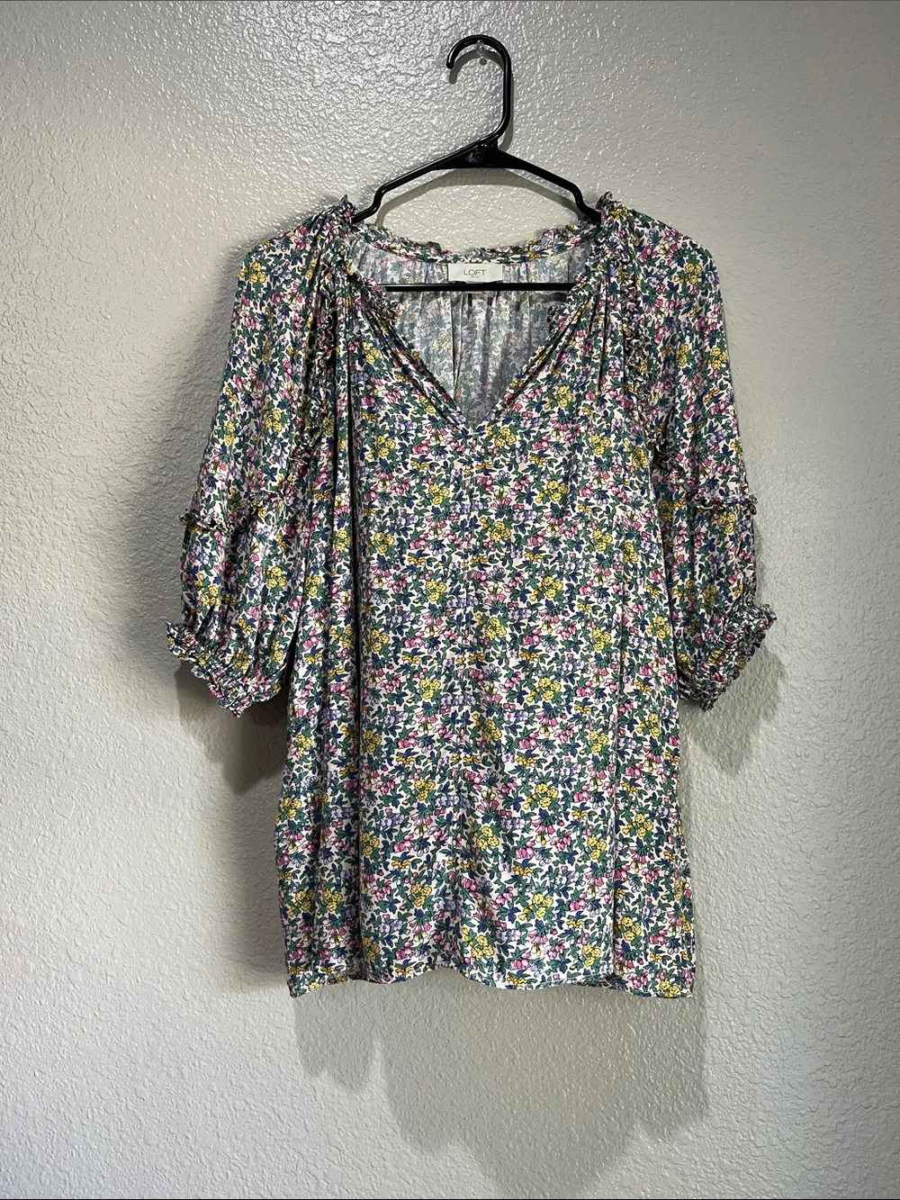 LOFT Floral V-Neck Blouse in Pink, Yellow, Green and White Sz L Boho Hippie